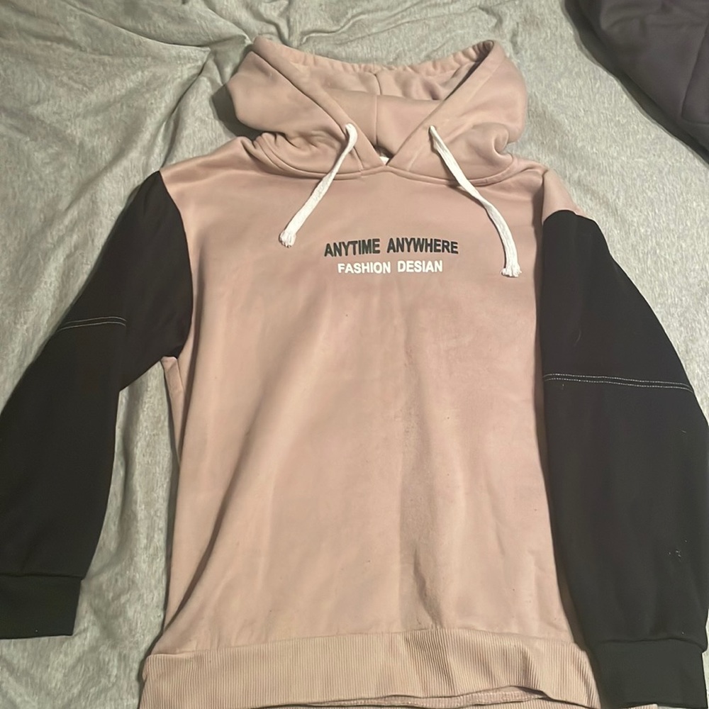 This hoodie is extremely soft & baggy for those days you just want to stay cozy